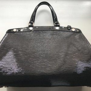 LOUIS VUITTON Bréa patent leather handbag